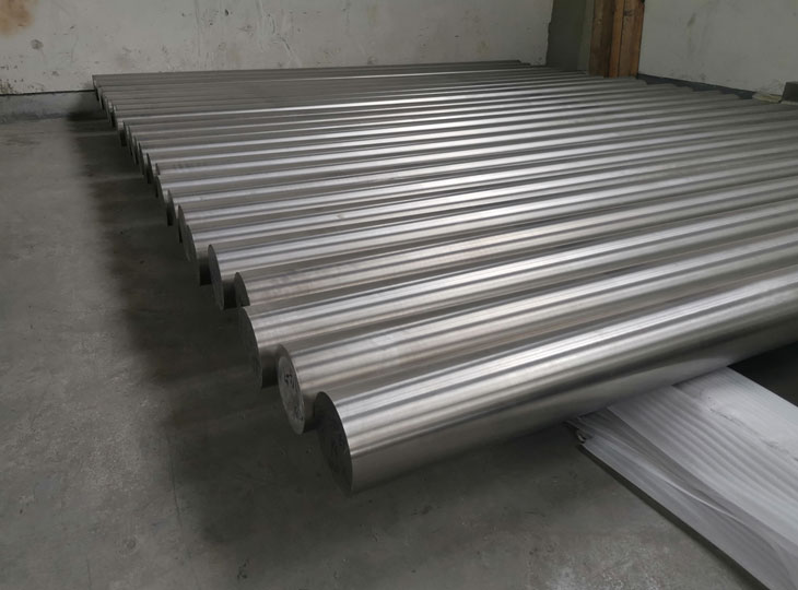 Large diameter titanium alloy bars